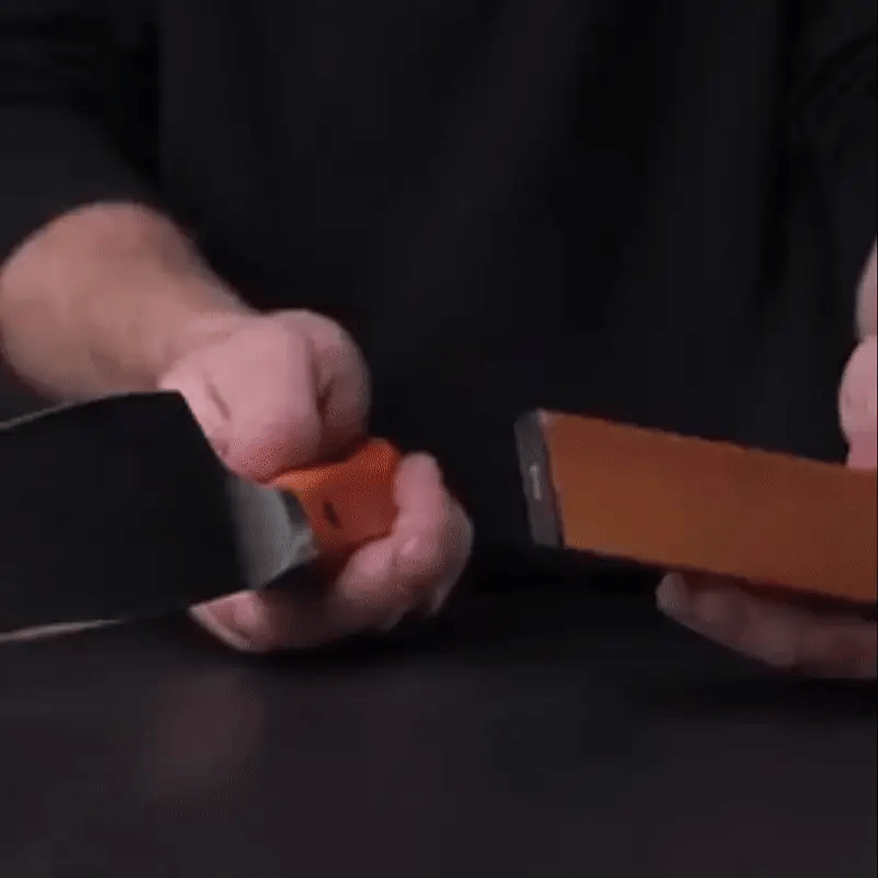 Sharp knives. Zero effort.